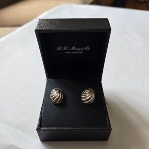 Silver "sea shell" type post earrings